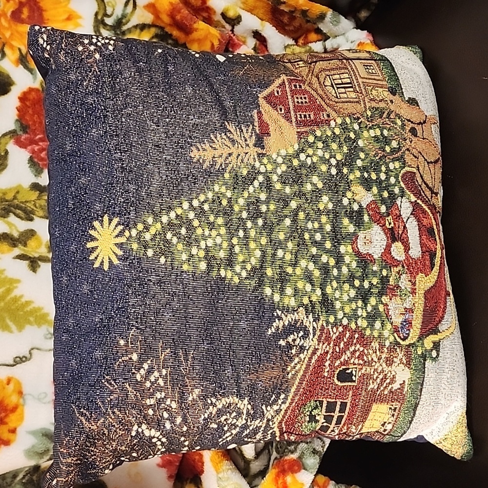Vintage BEAUTIFUL CHRISTMAS TAPESTRY THROW PILLOW